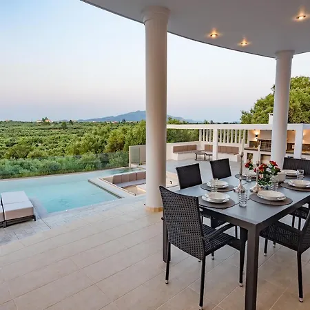 Moonstone Villa Mouzákion