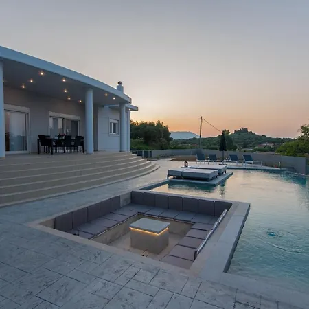 Villa Moonstone *